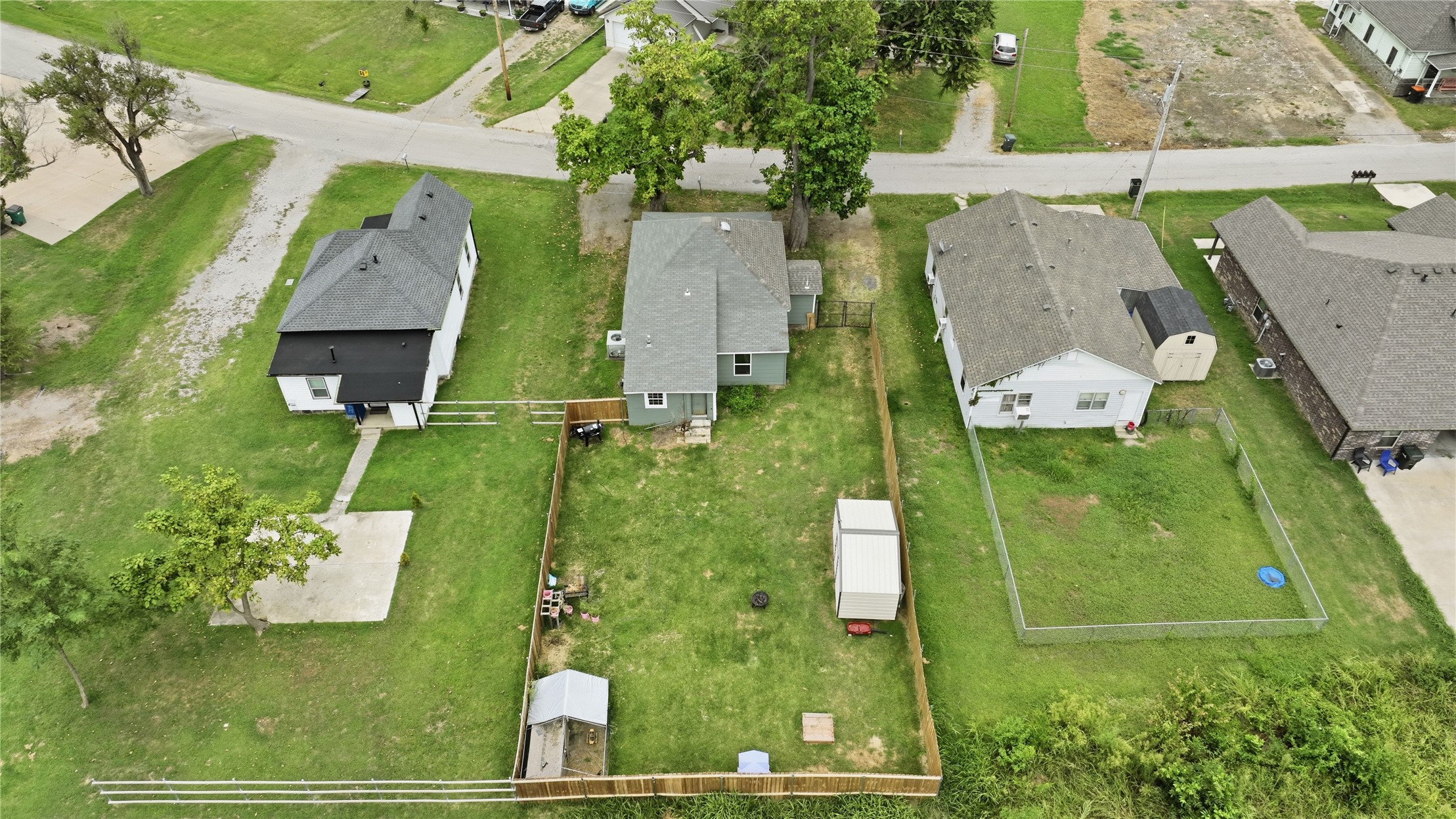 415 S Cherokee Avenue Property Photo 3