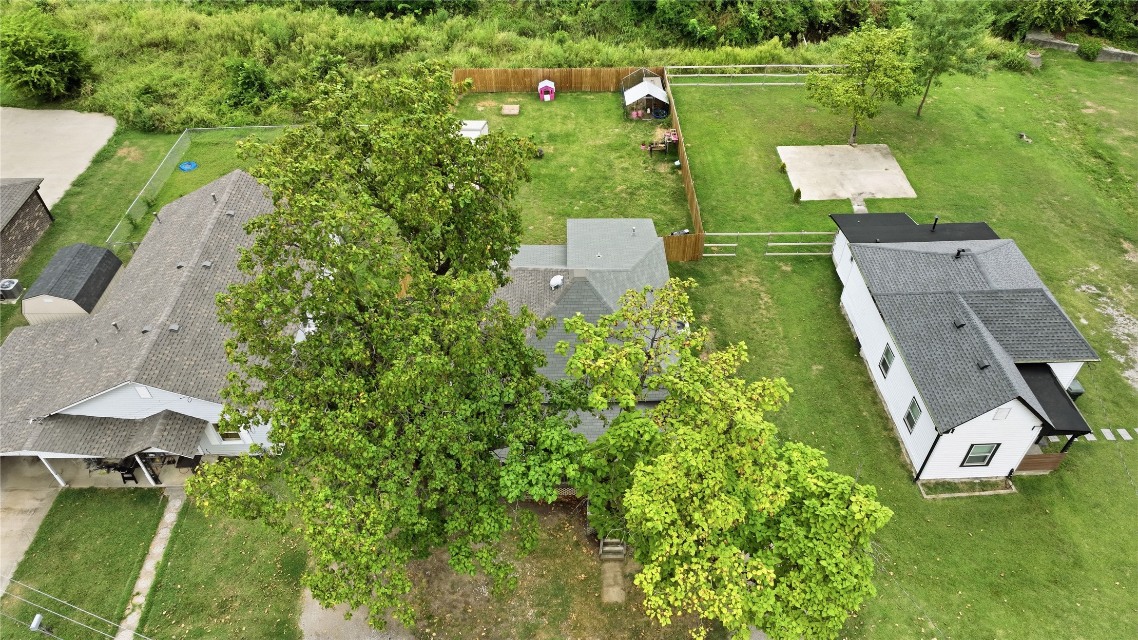 415 S Cherokee Avenue Property Photo 5