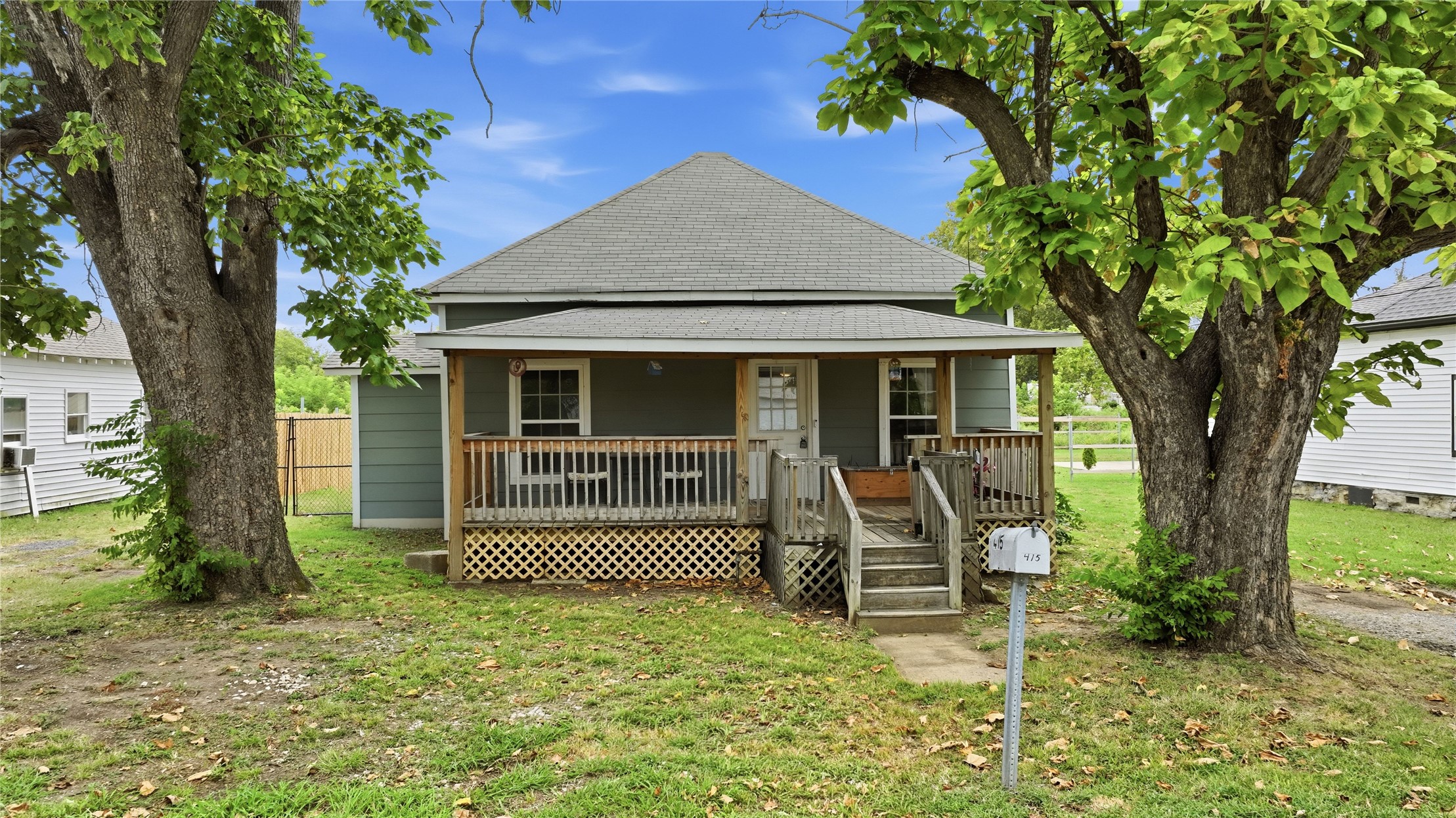 415 S Cherokee Avenue Property Photo 6