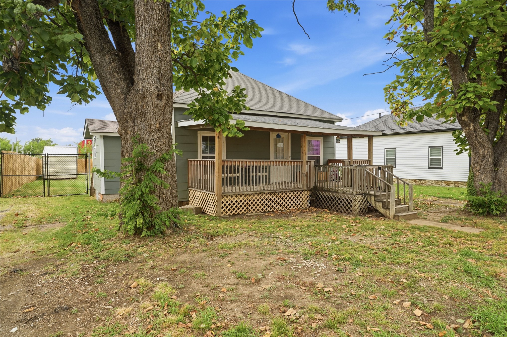 415 S Cherokee Avenue Property Photo 8