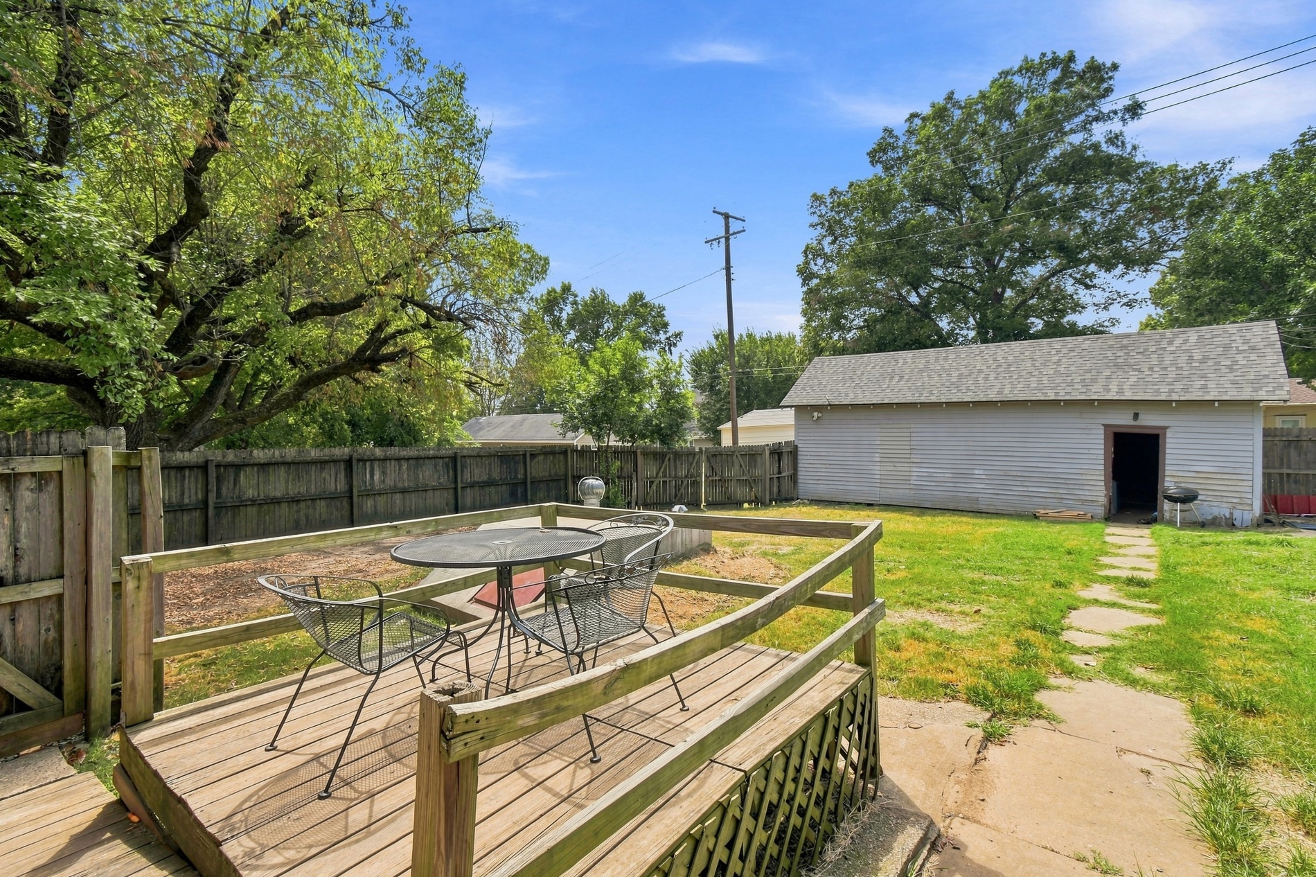 321 S Broadway Street Property Photo 29
