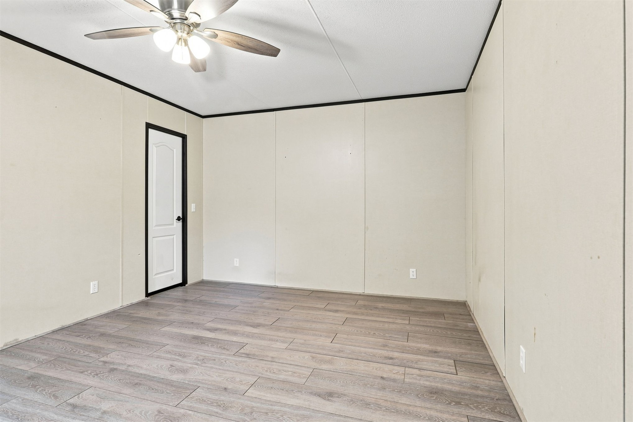809 Burney Street Property Photo 13
