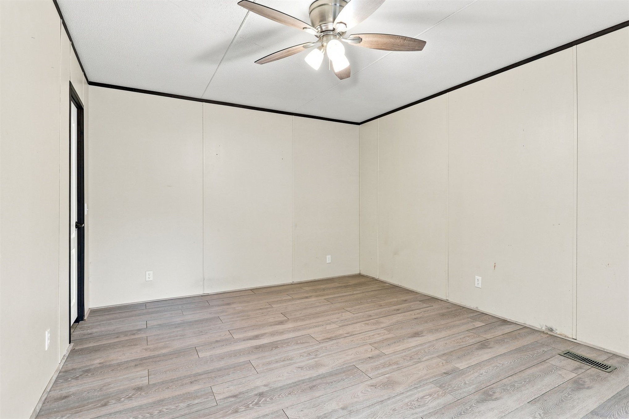 809 Burney Street Property Photo 14