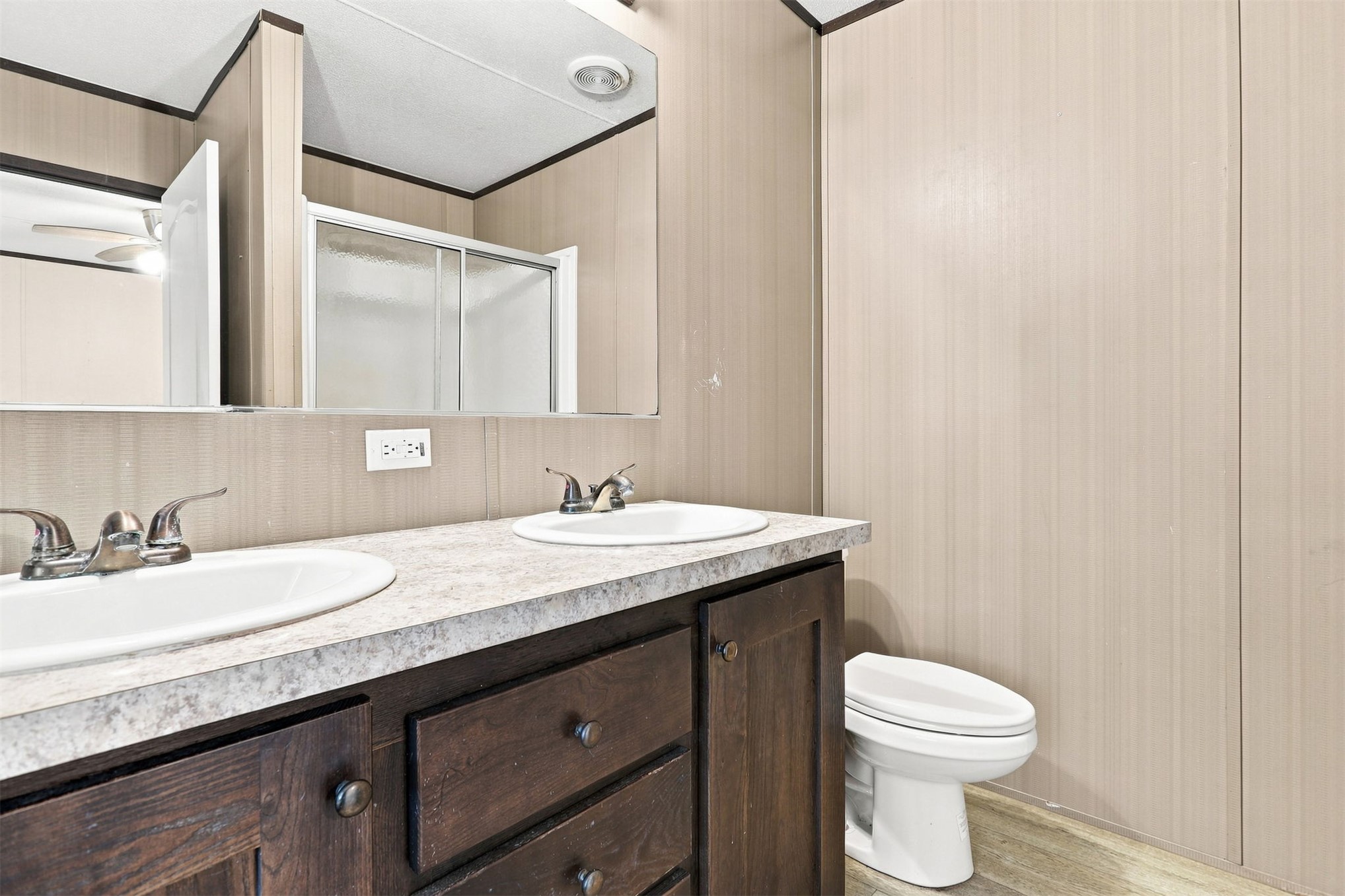 809 Burney Street Property Photo 16