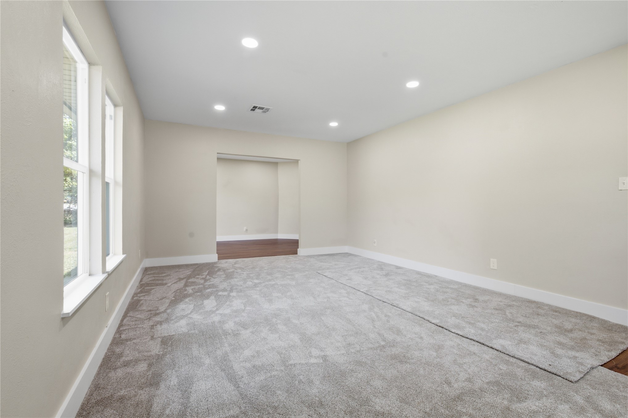 522 N Hope Street Property Photo 6