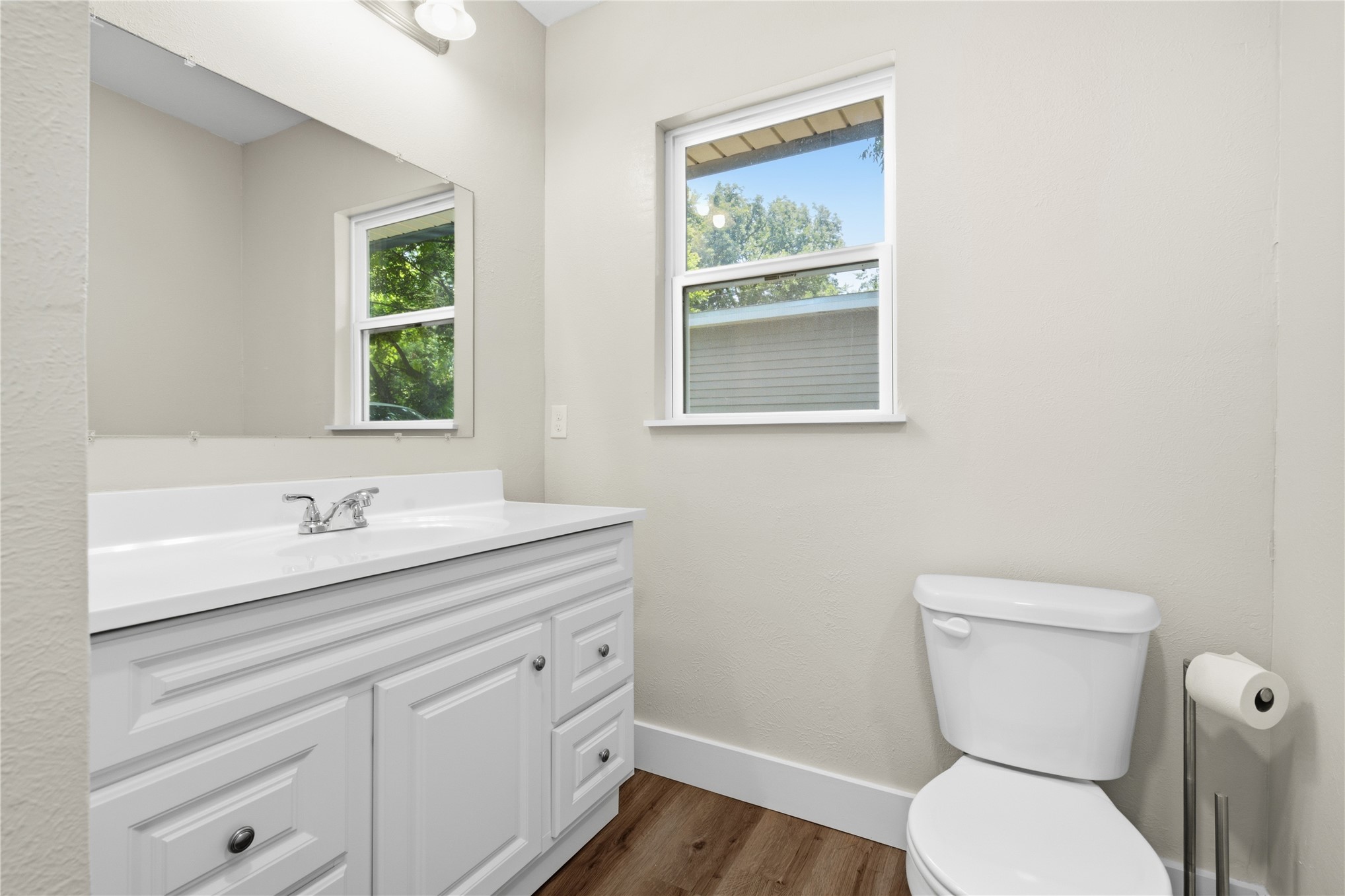 522 N Hope Street Property Photo 17