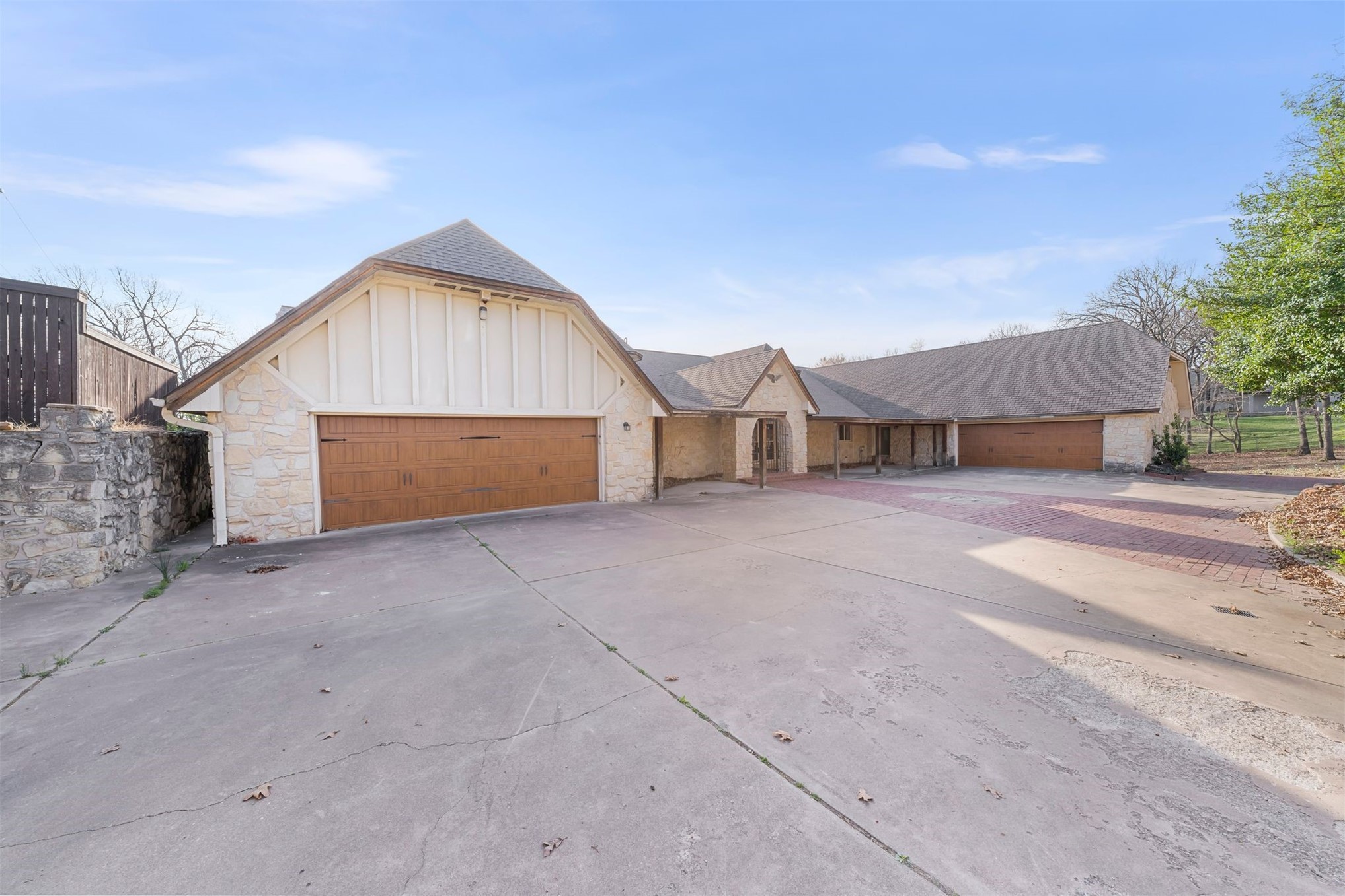 7455 S Sleepy Hollow Drive