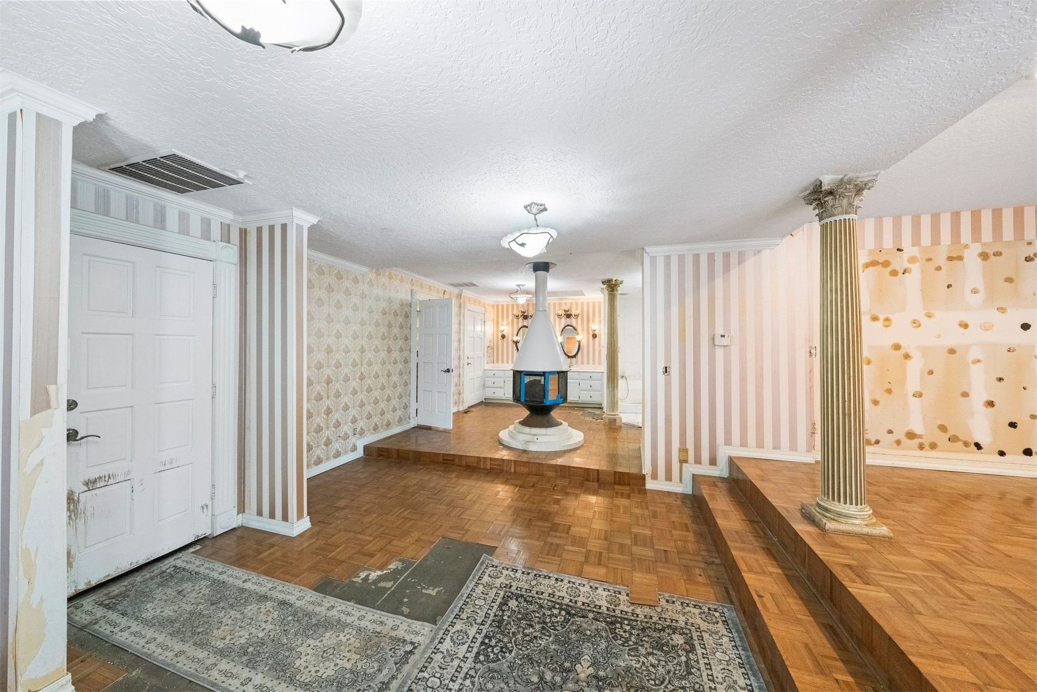 7455 S Sleepy Hollow Drive Property Photo 8