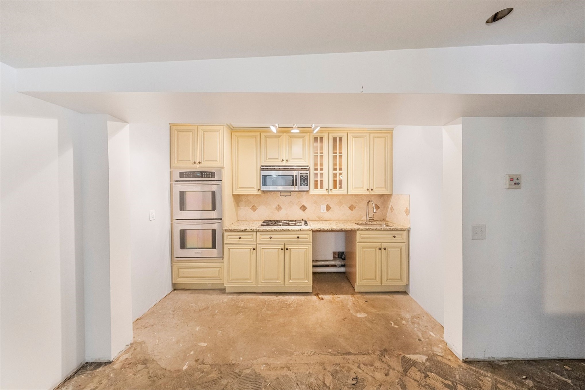 7455 S Sleepy Hollow Drive Property Photo 18