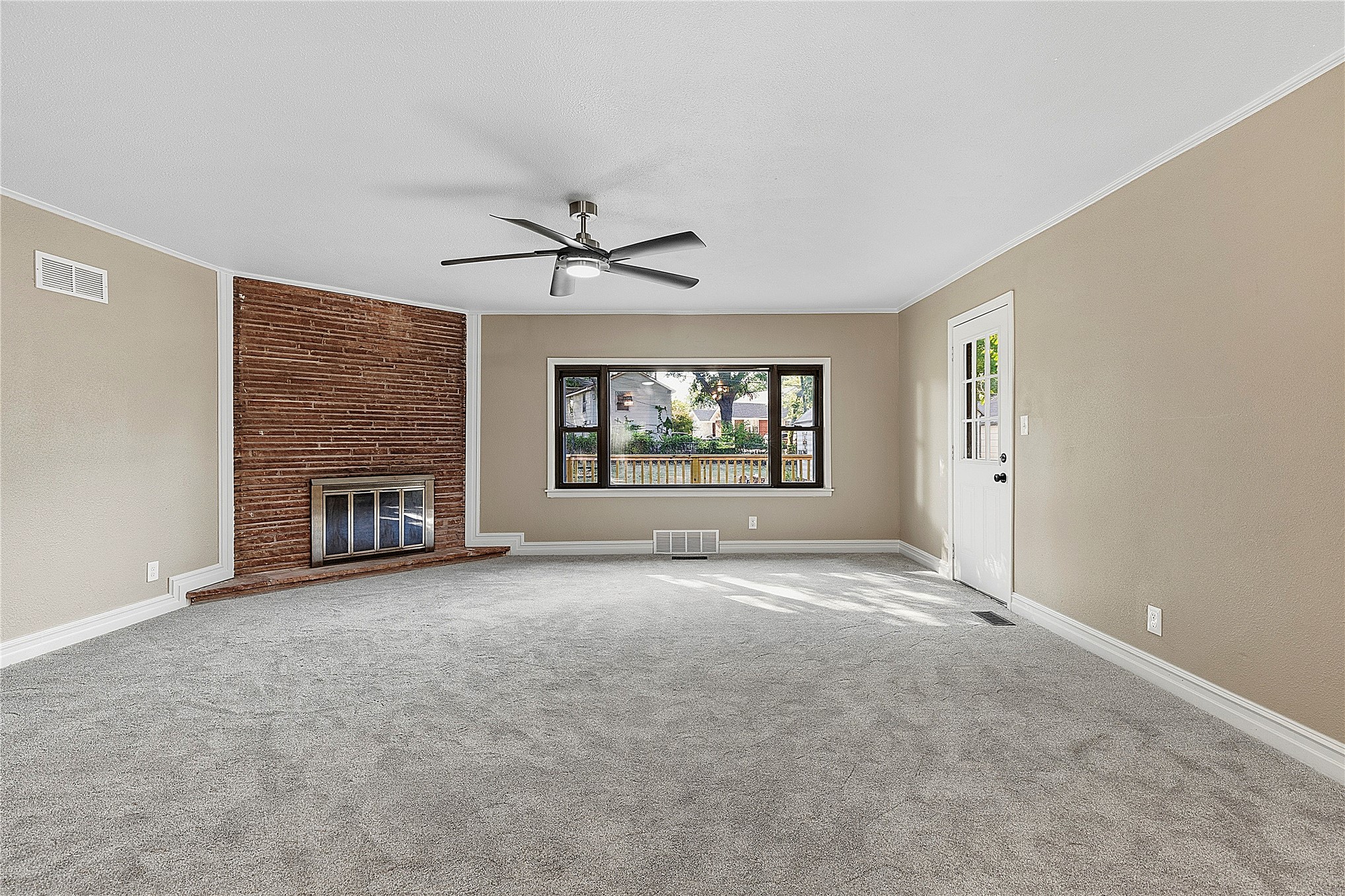 546 S Zurich Avenue Property Photo 6