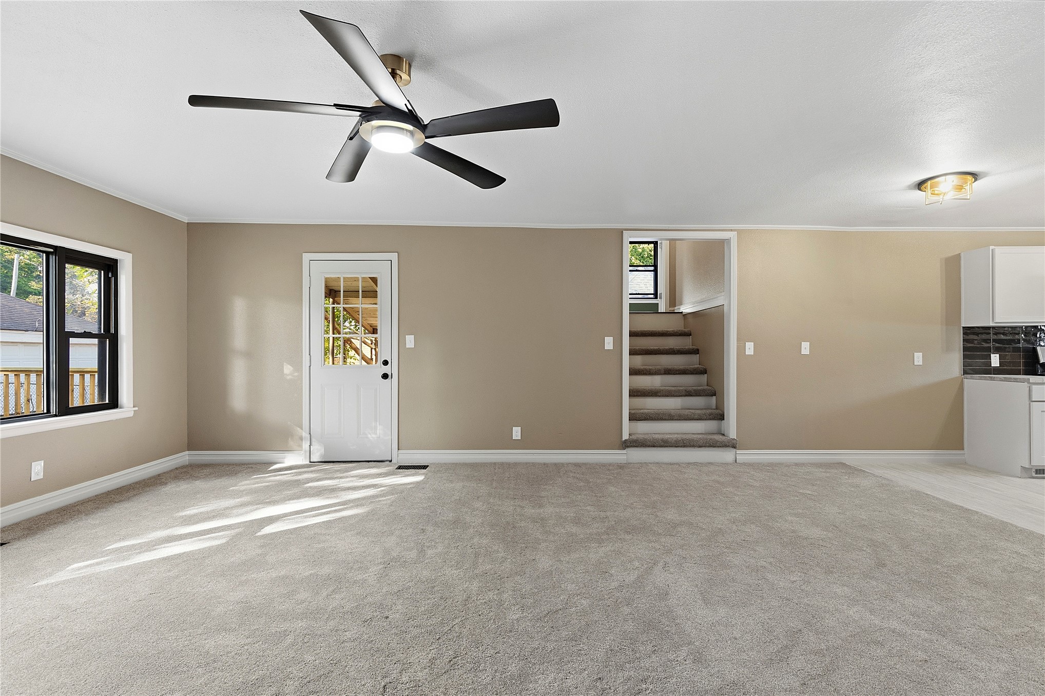 546 S Zurich Avenue Property Photo 9