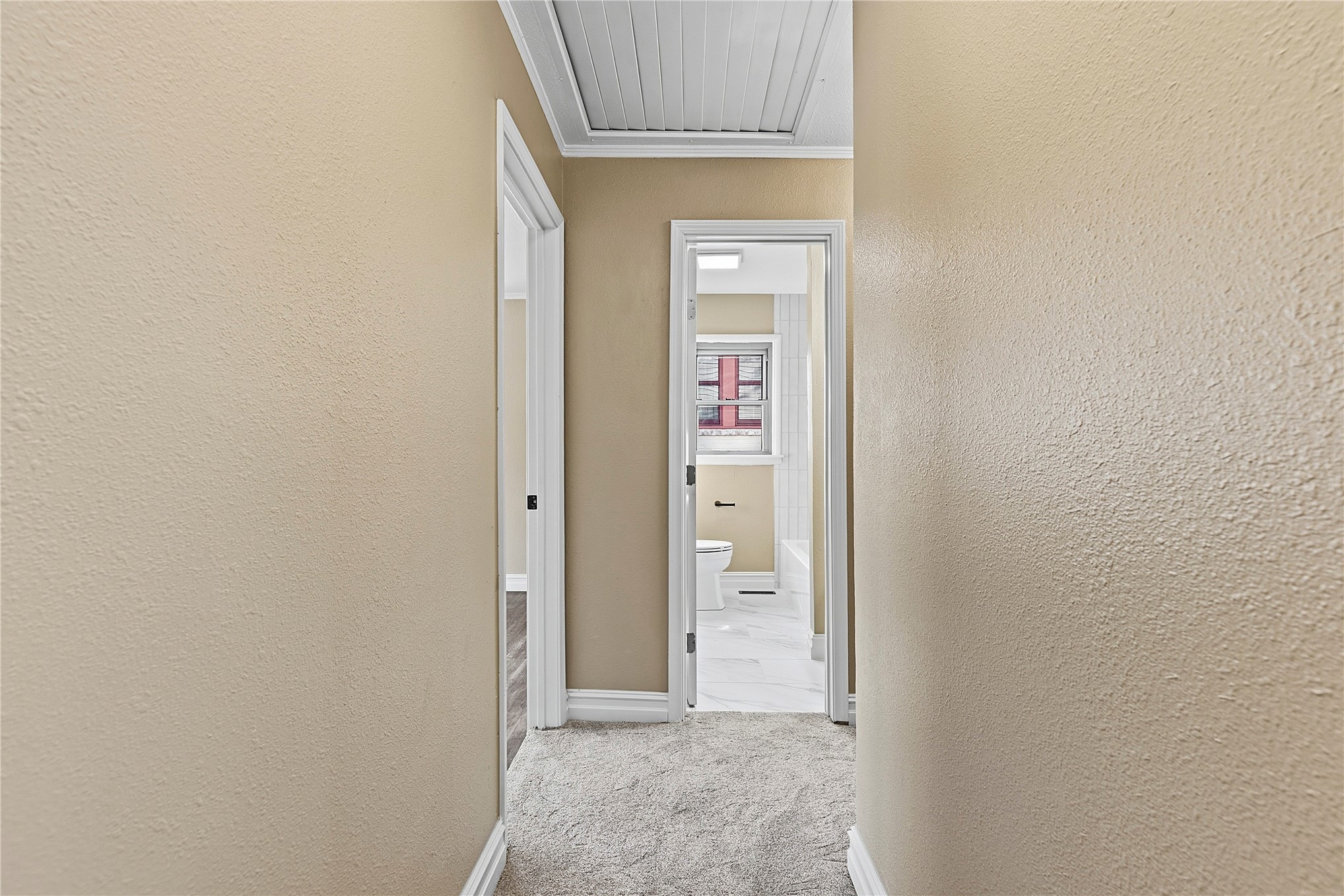546 S Zurich Avenue Property Photo 15