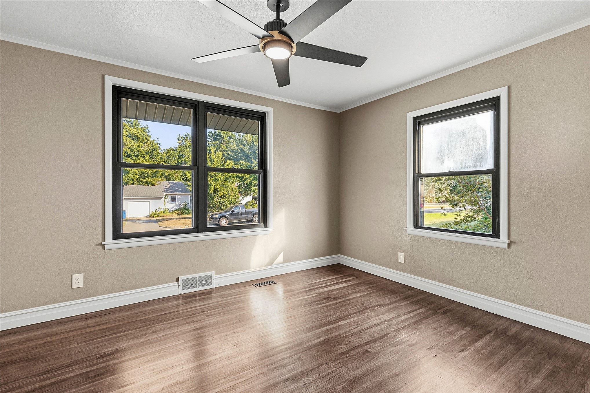 546 S Zurich Avenue Property Photo 16