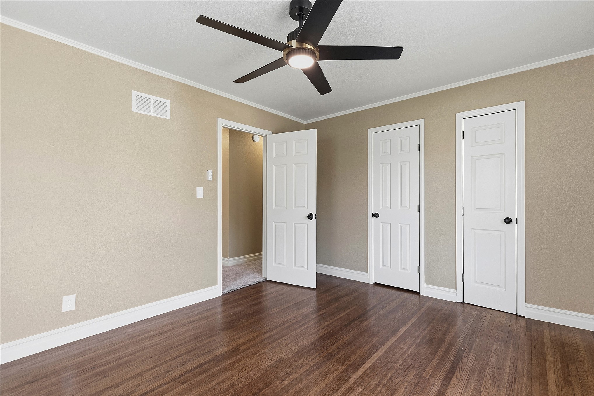 546 S Zurich Avenue Property Photo 17