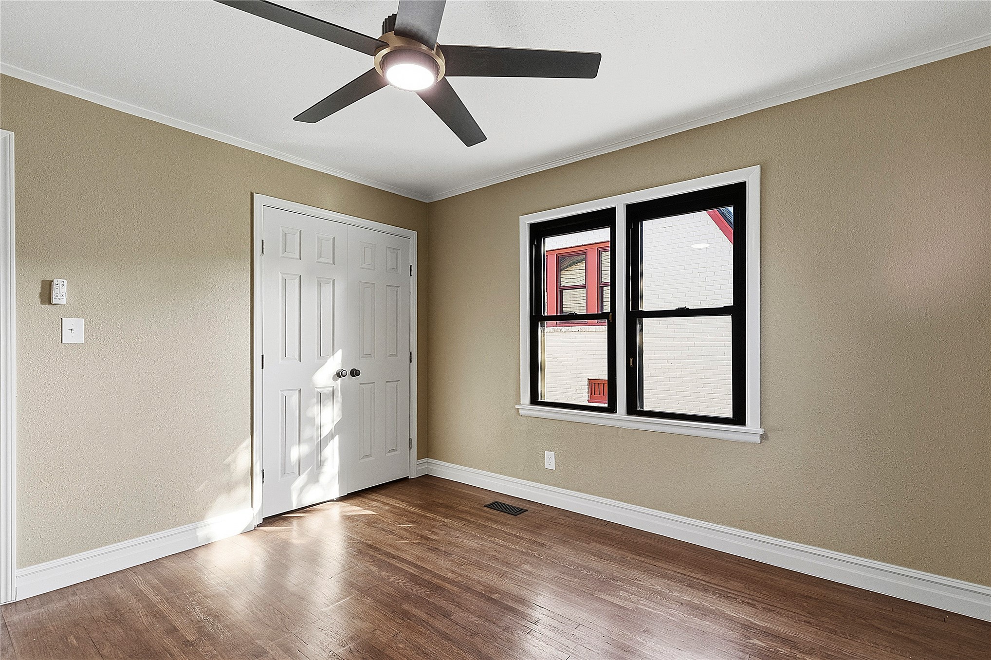 546 S Zurich Avenue Property Photo 23