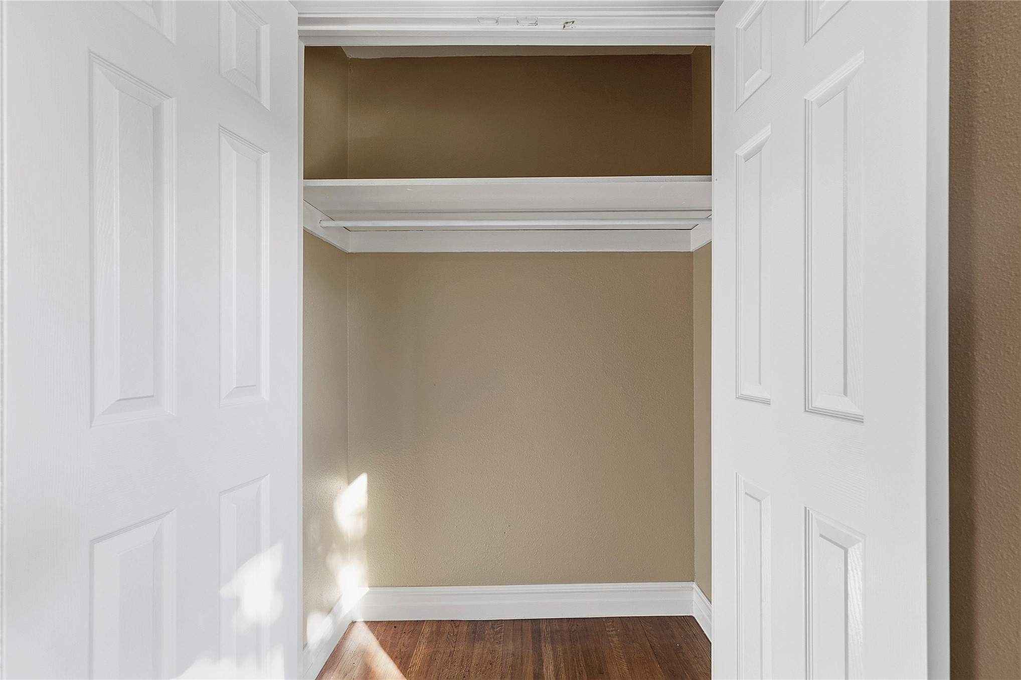 546 S Zurich Avenue Property Photo 24
