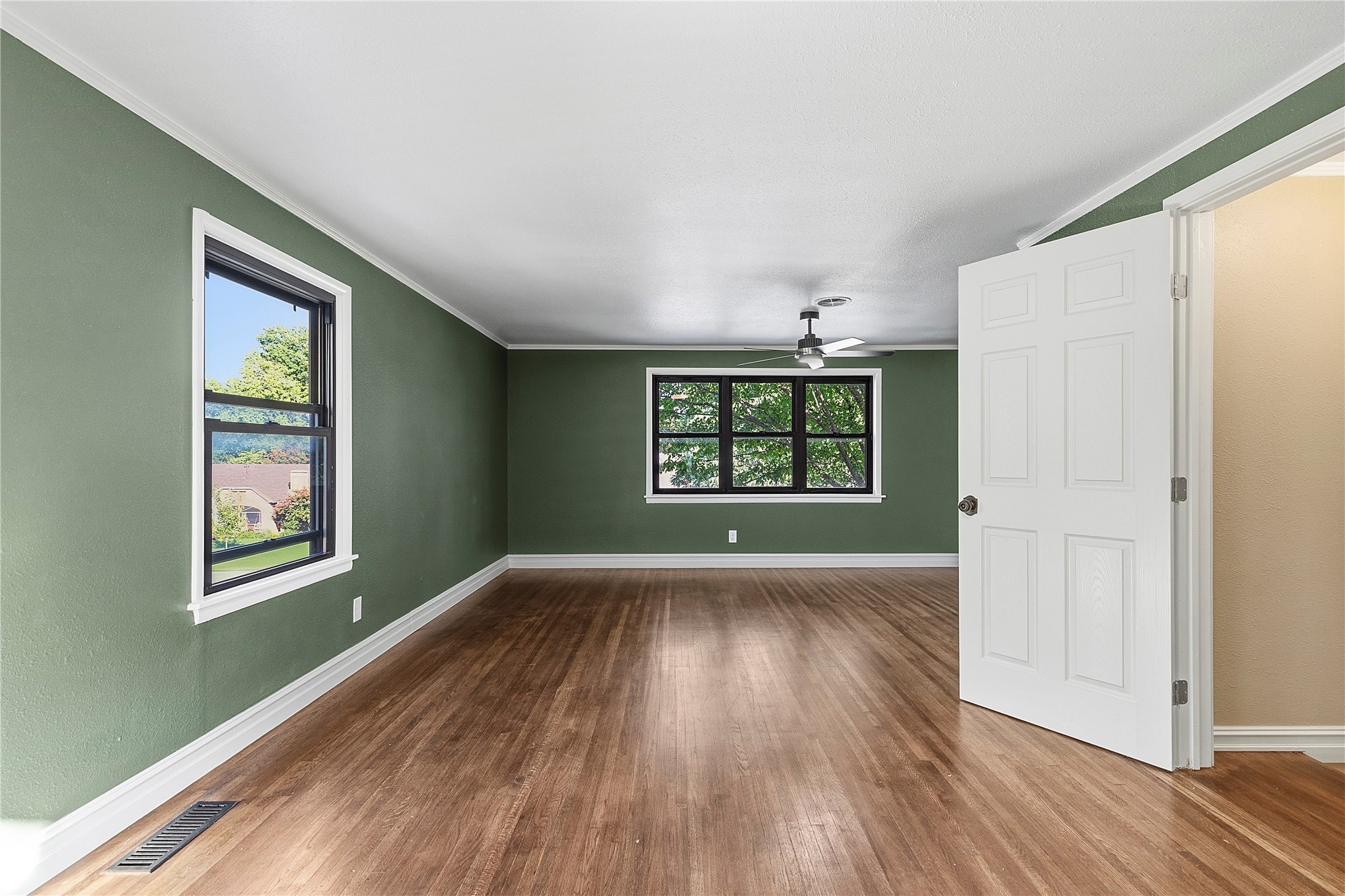 546 S Zurich Avenue Property Photo 25