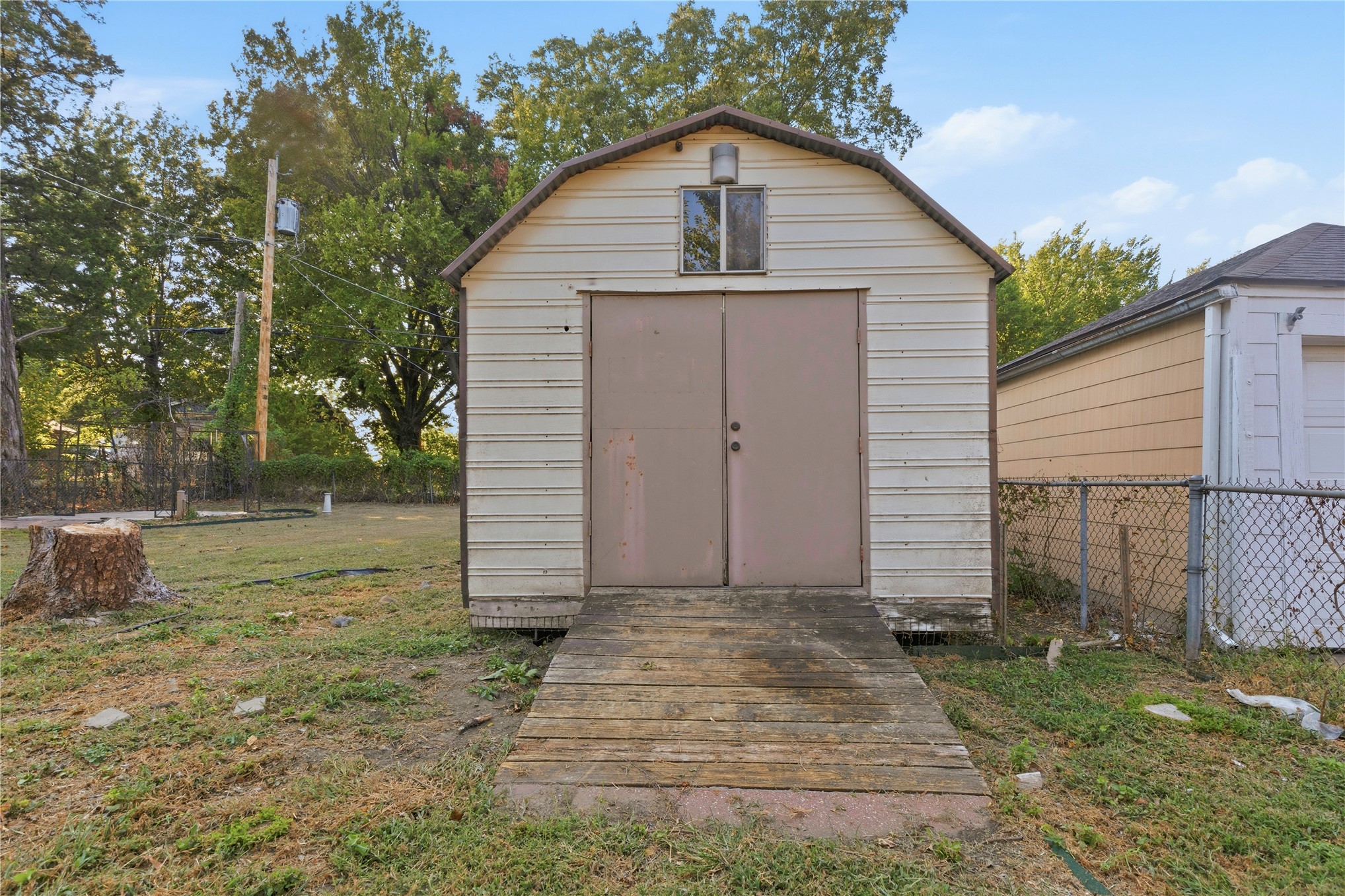 546 S Zurich Avenue Property Photo 33