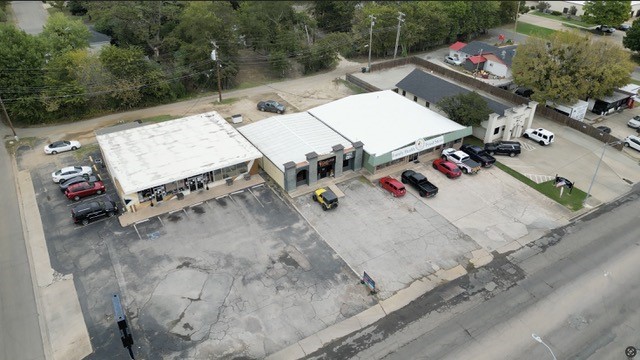 1020 W Main Property Photo 3