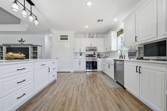 2902 Provence Property Photo 10