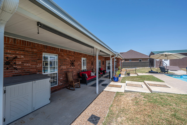 2902 Provence Property Photo 32