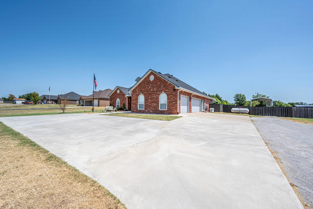 2902 Provence Property Photo 38