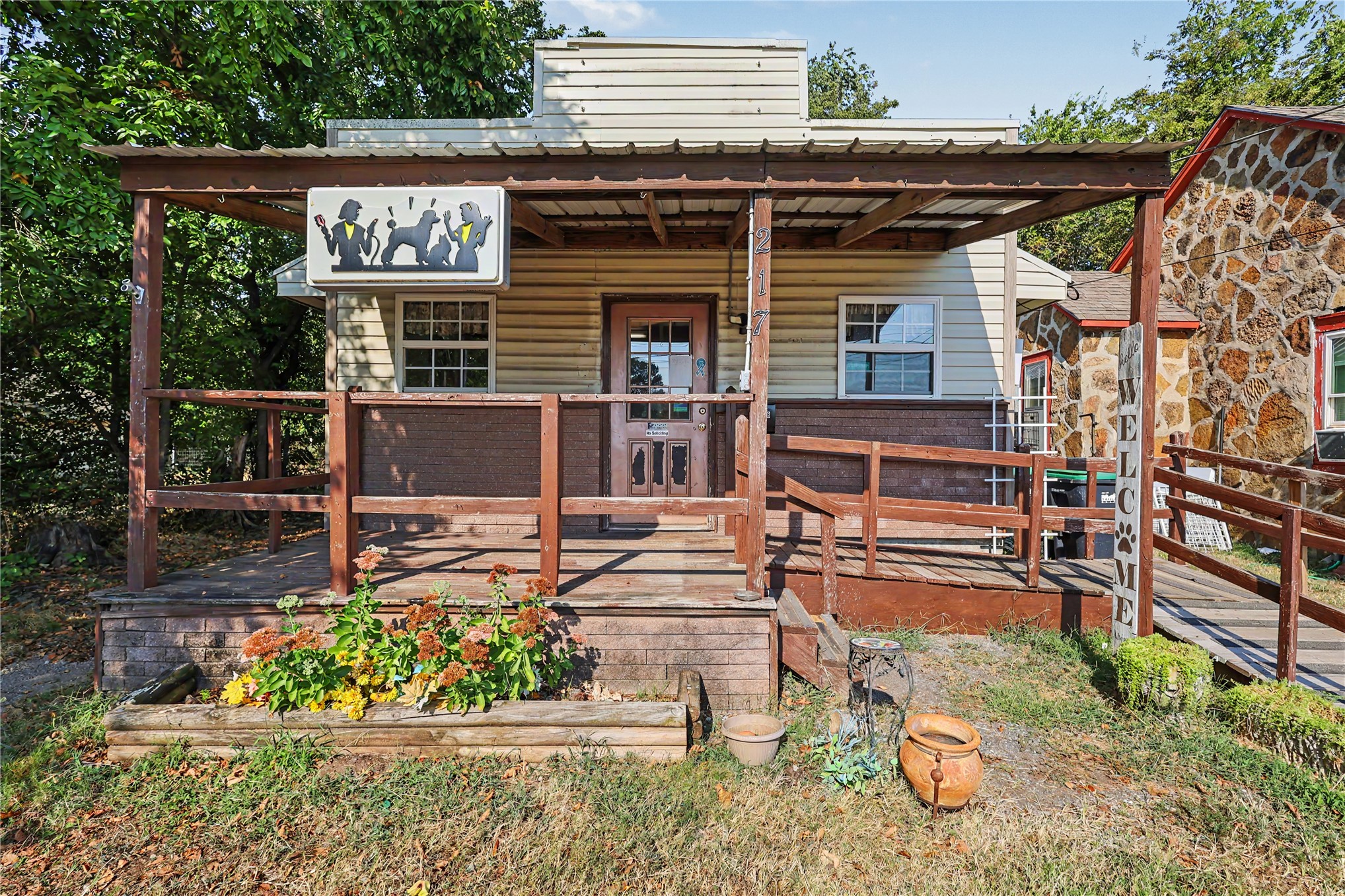 217 N Cedar Avenue B Property Photo 7