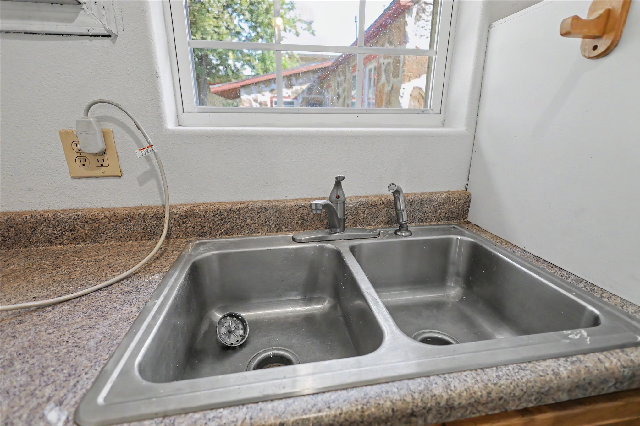 217 N Cedar Avenue B Property Photo 43