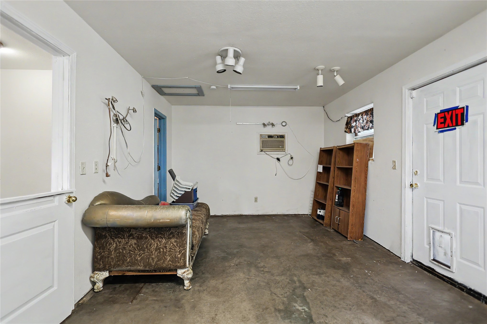 217 N Cedar Avenue B Property Photo 47