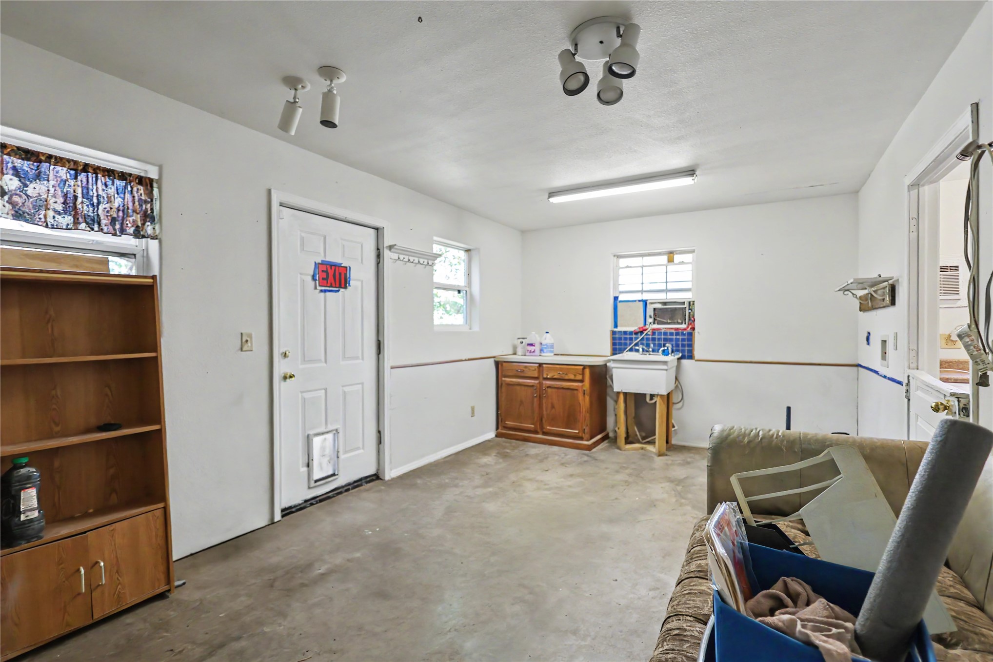 217 N Cedar Avenue B Property Photo 50