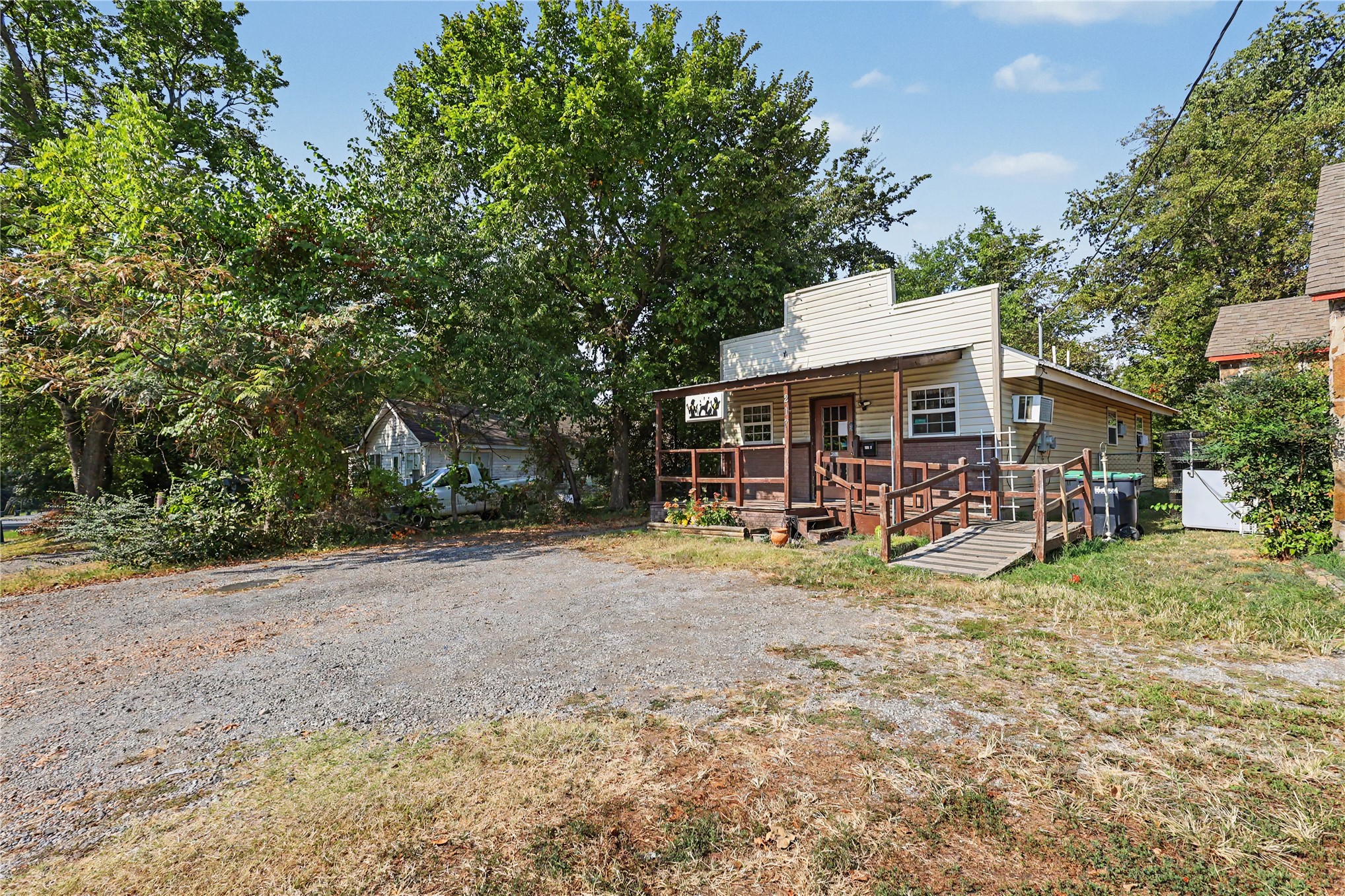 217 N Cedar Avenue B Property Photo 61