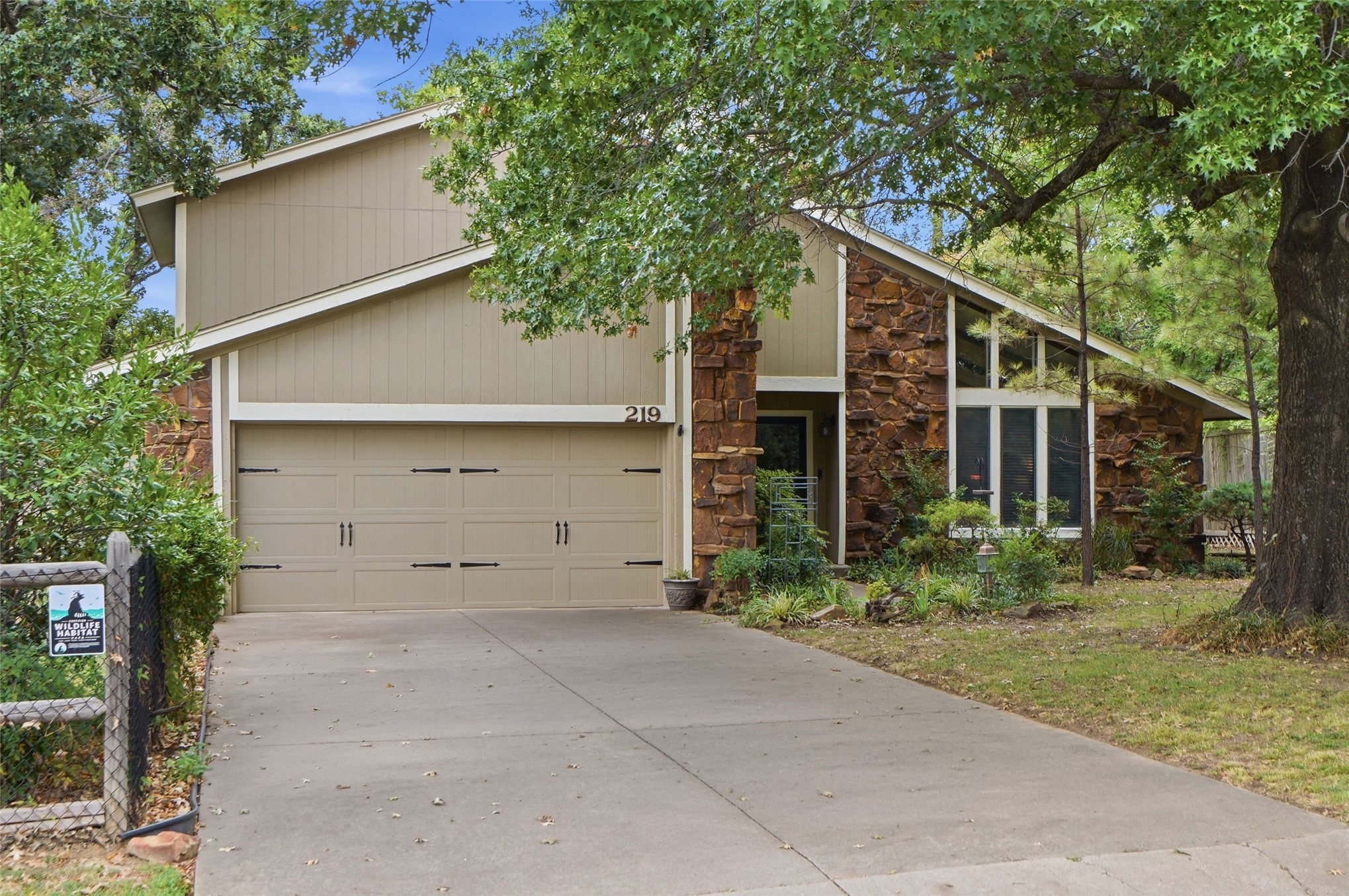 219 N Oak Ridge Drive Property Photo 7