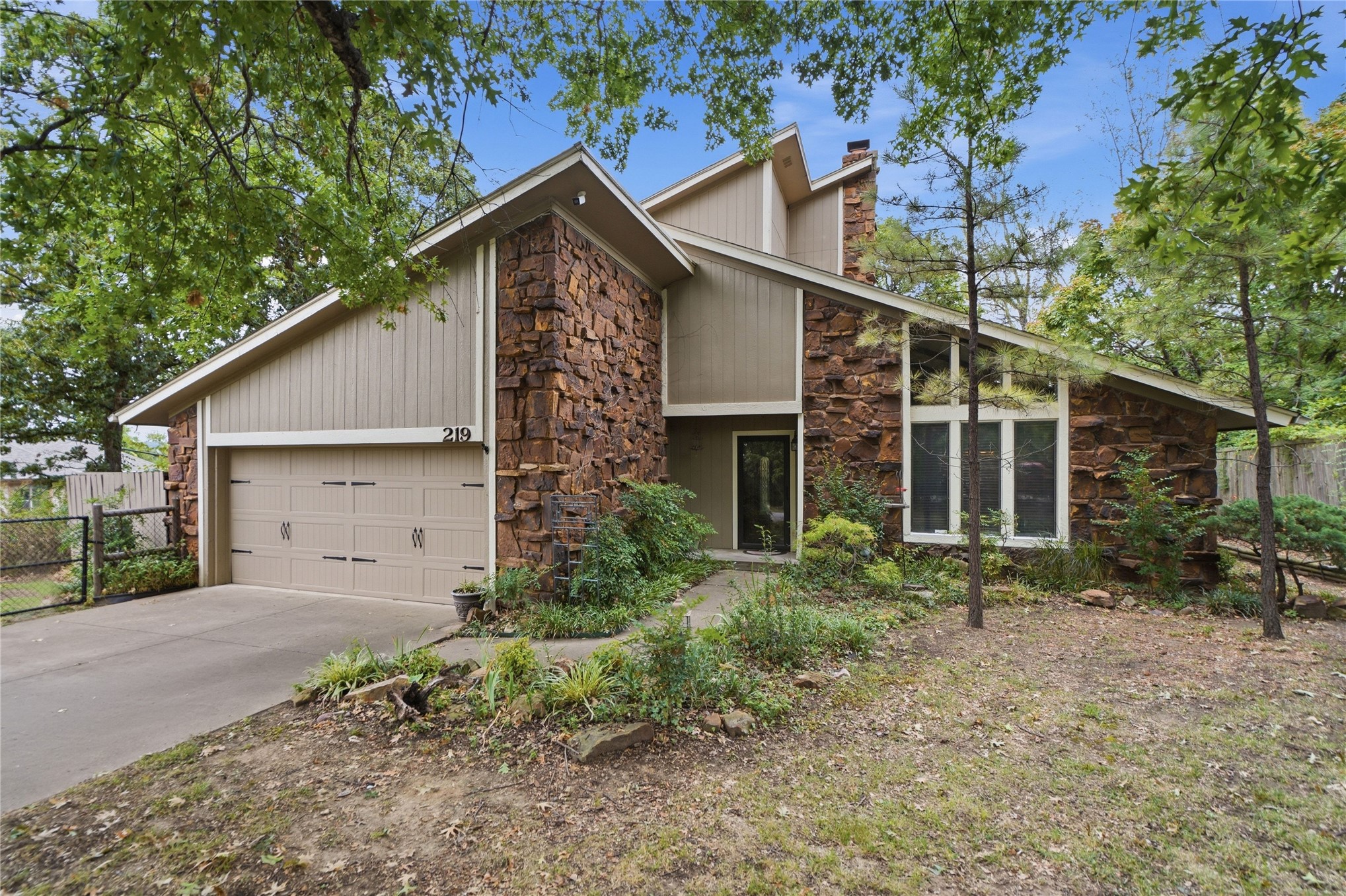 219 N Oak Ridge Drive Property Photo 11