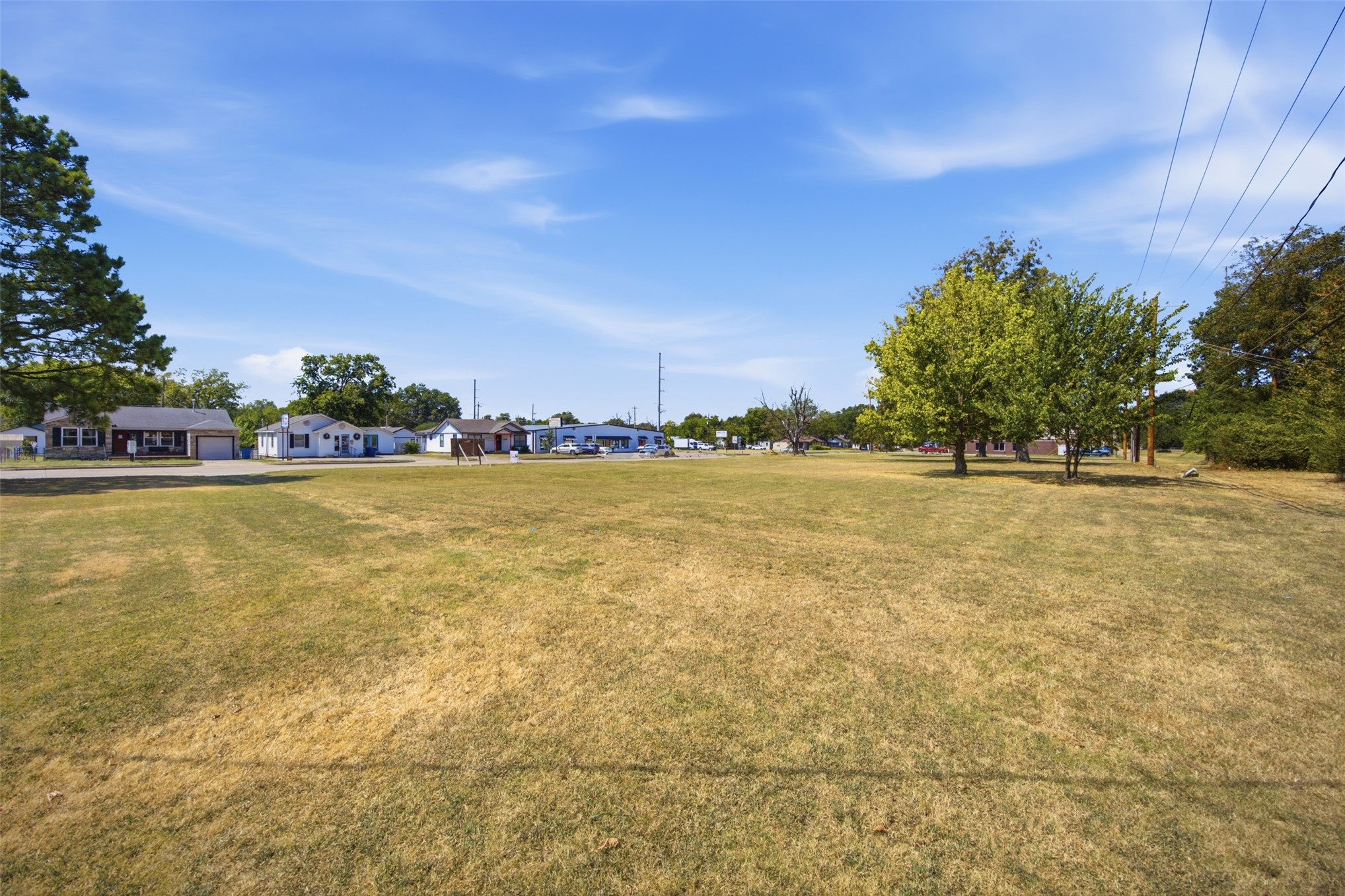 903 E Wyandotte Avenue Property Photo 1