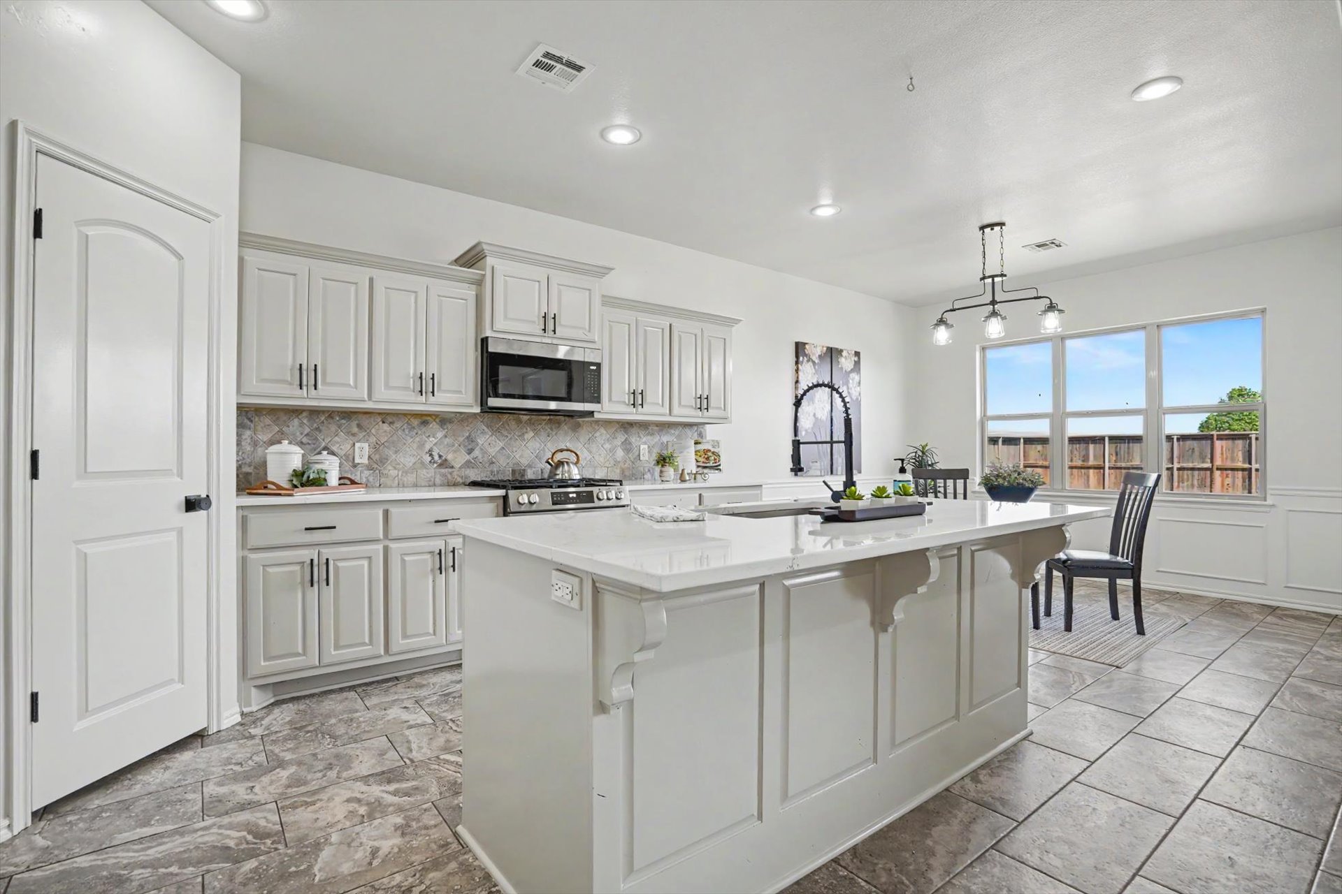 20507 E 31st Place S Property Photo 11