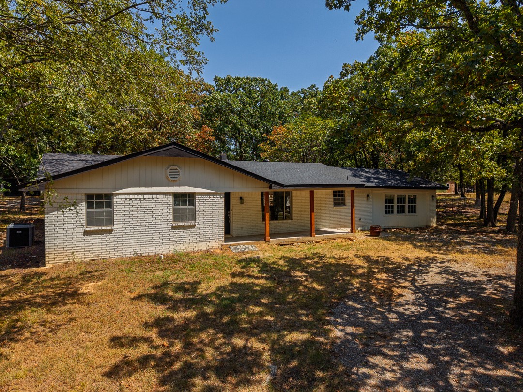 2418 N 49th Avenue Property Photo 1
