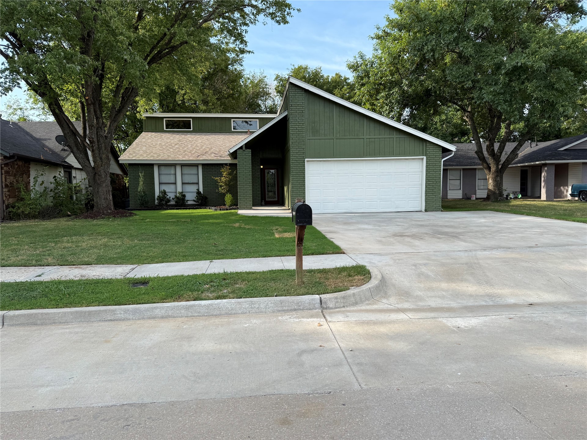 13812 E 33rd Street Property Photo 1