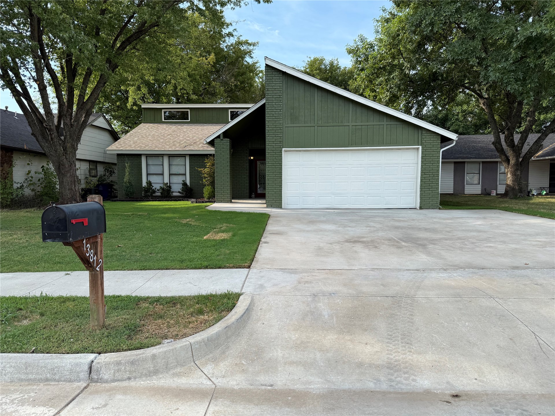 13812 E 33rd Street Property Photo 2