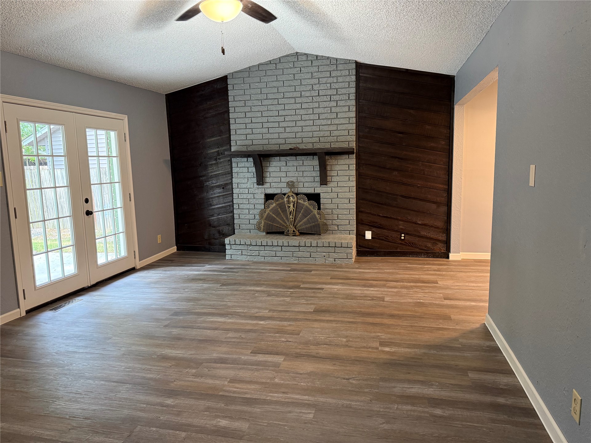 13812 E 33rd Street Property Photo 3