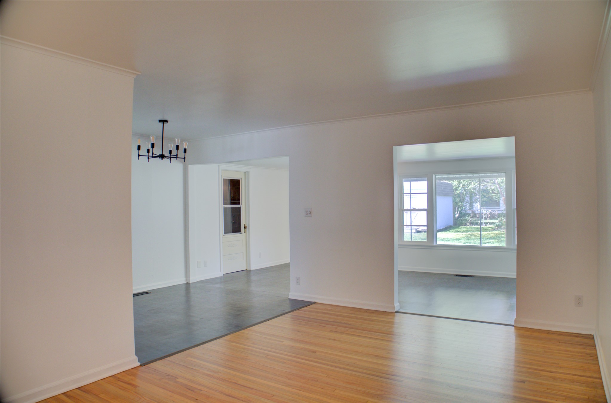 3915 E 34th Street Property Photo 5