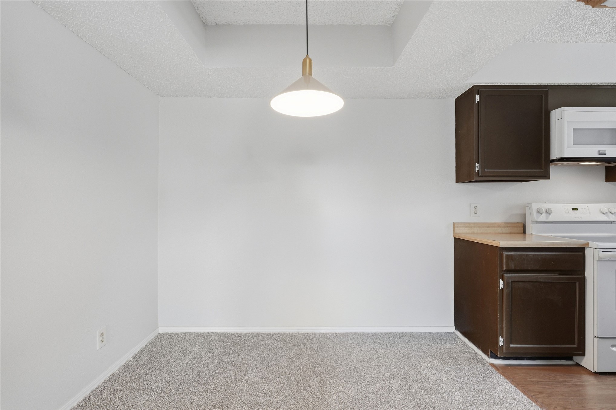 9015 S Delaware Avenue 303 Property Photo 17