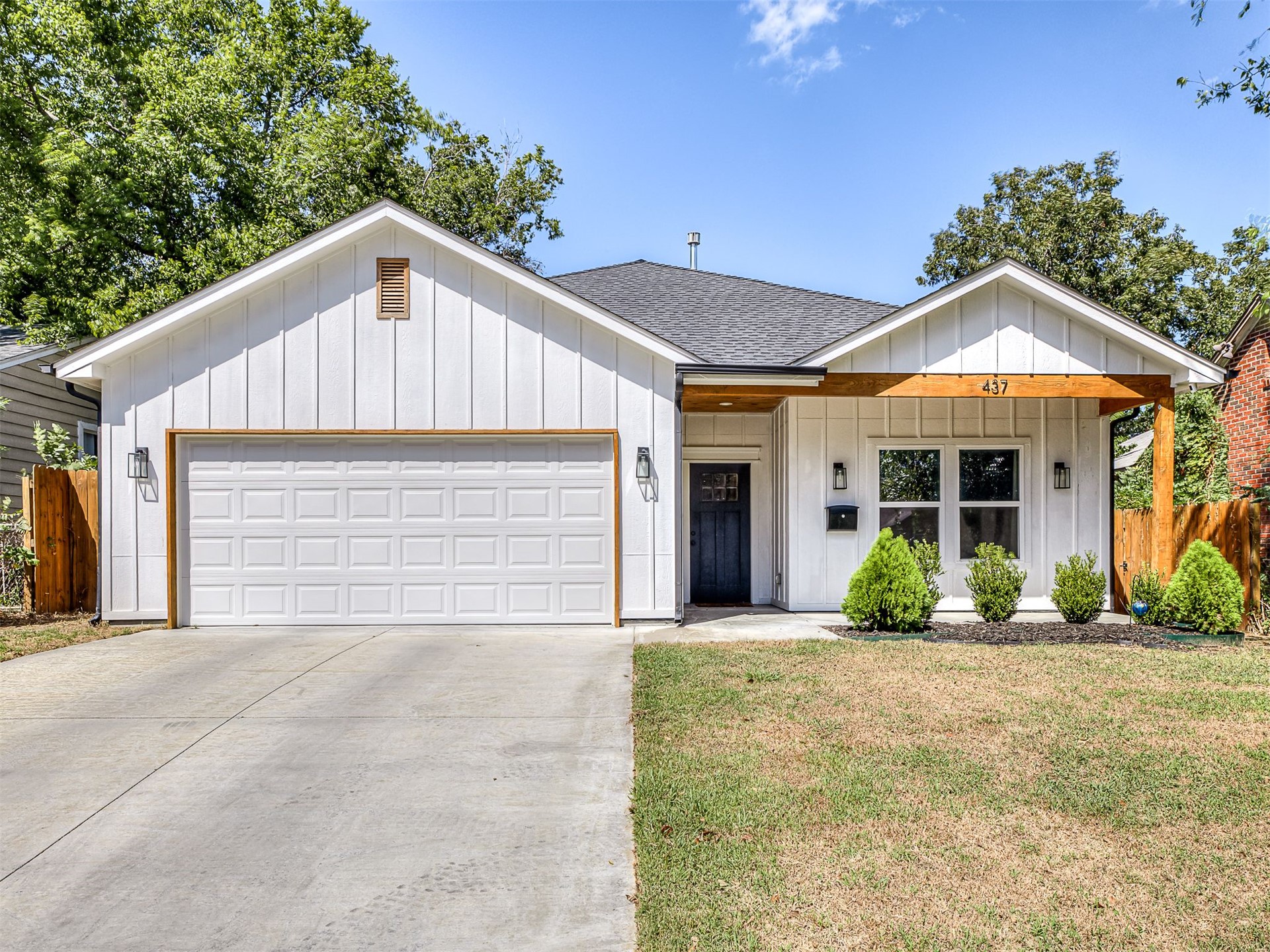 437 E Latimer Place Property Photo