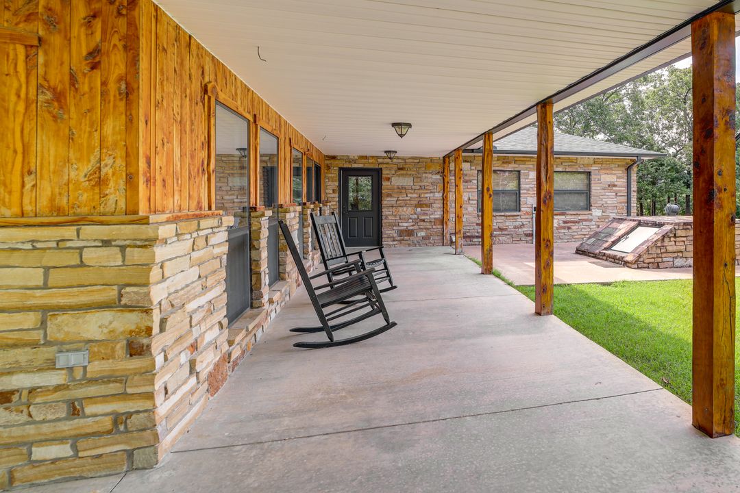 1656 Mcnally Road Property Photo 11