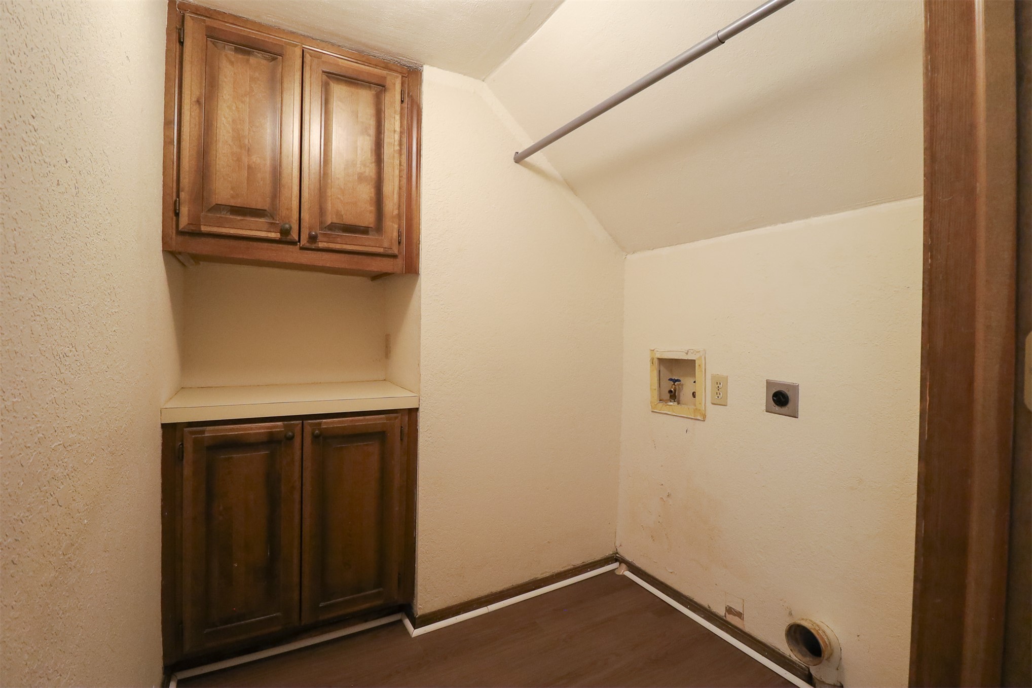 1523 Riverside Drive 1523 Property Photo 4
