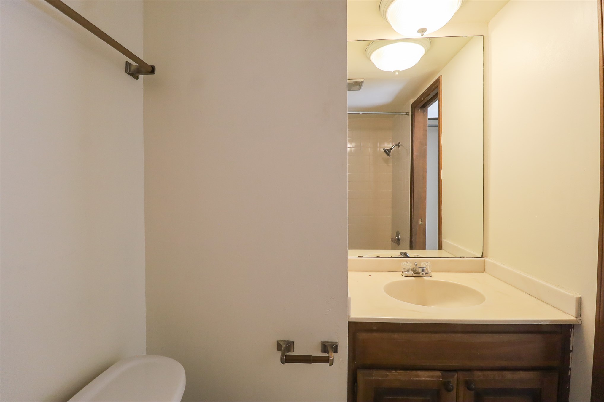 1523 Riverside Drive 1523 Property Photo 9
