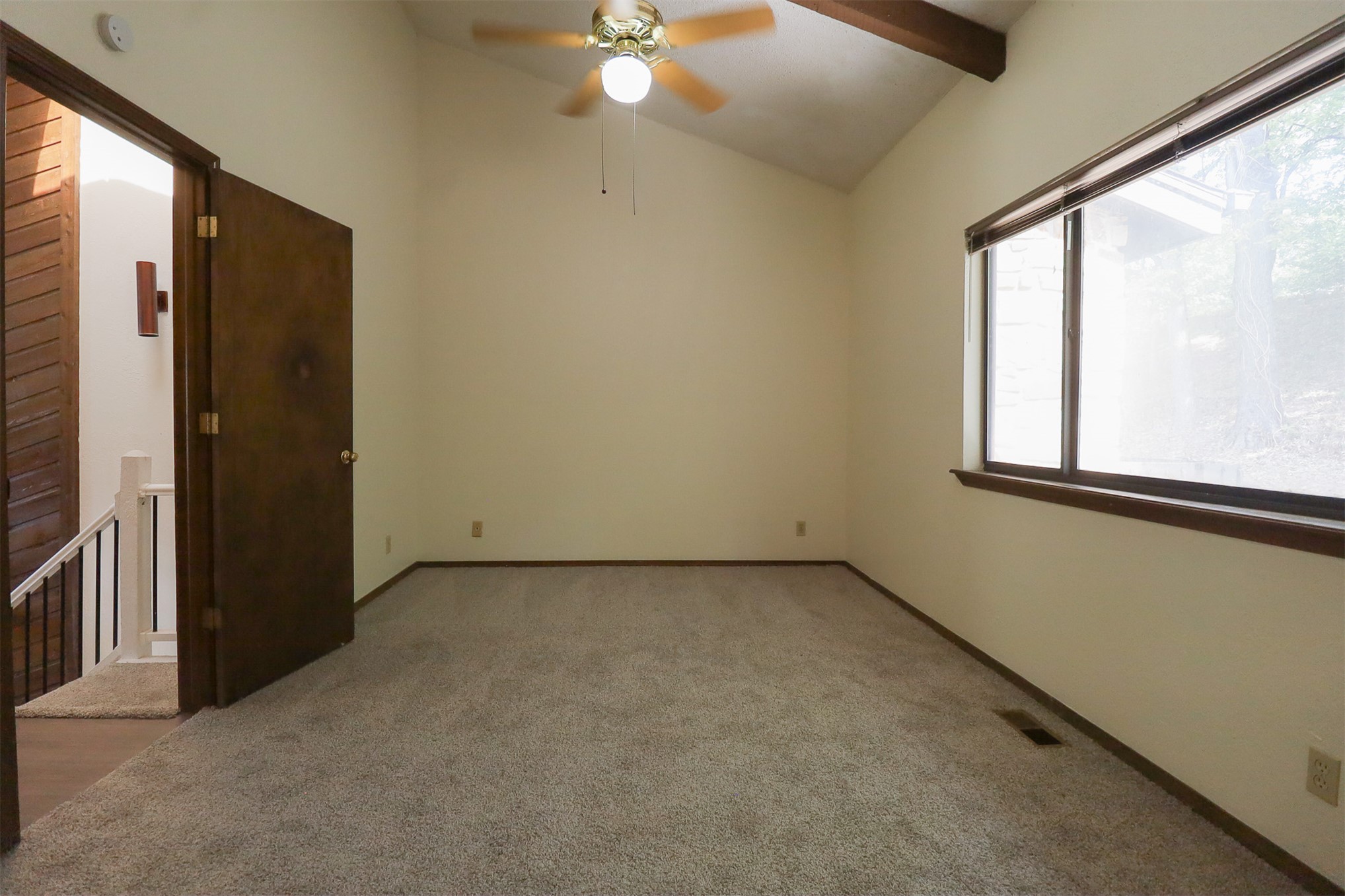1523 Riverside Drive 1523 Property Photo 14