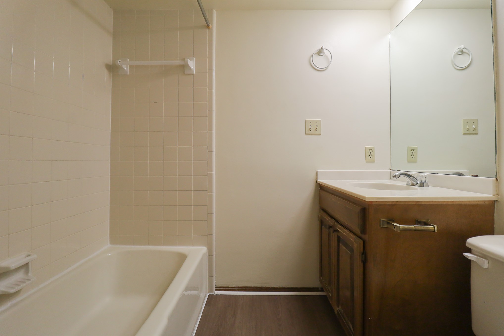 1523 Riverside Drive 1523 Property Photo 15