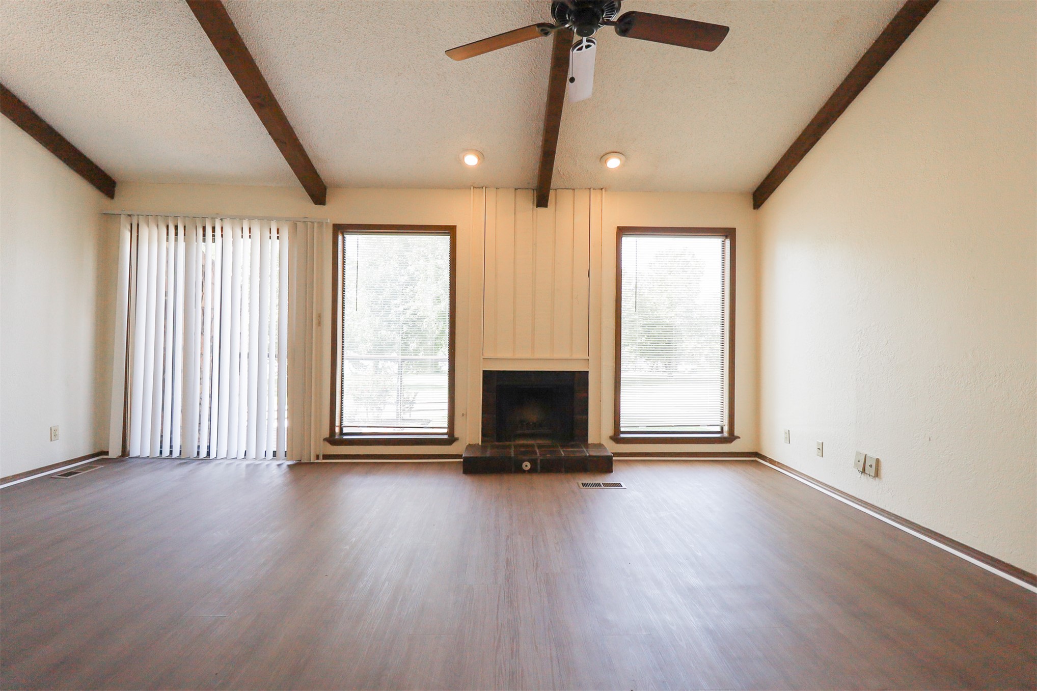 1523 Riverside Drive 1523 Property Photo 26