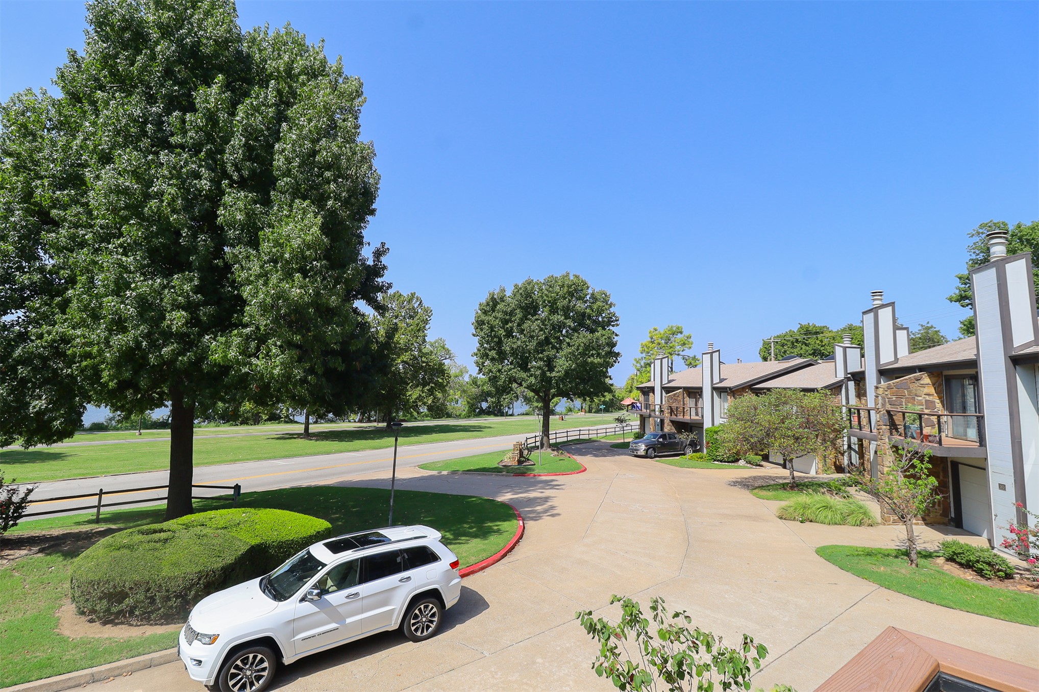 1523 Riverside Drive 1523 Property Photo 31