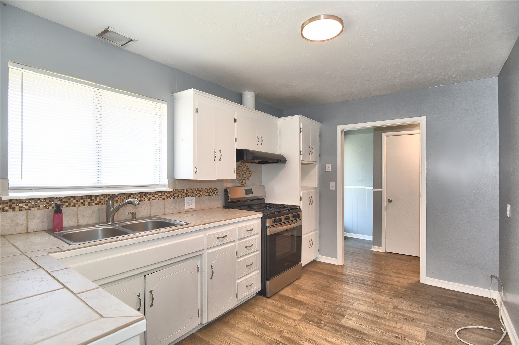14 S Boyd Street Property Photo 4